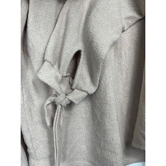 White Birch Fall Oversized Turtleneck Shirt | Color: Cream | Size: XL - Picture 3 of 5